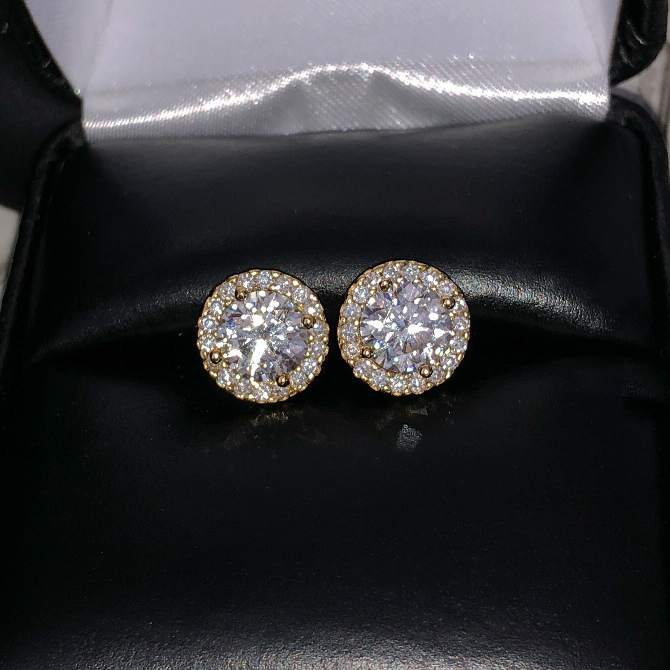 Round Halo Stud Earrings VVS1 Moissanite GRA Certified
