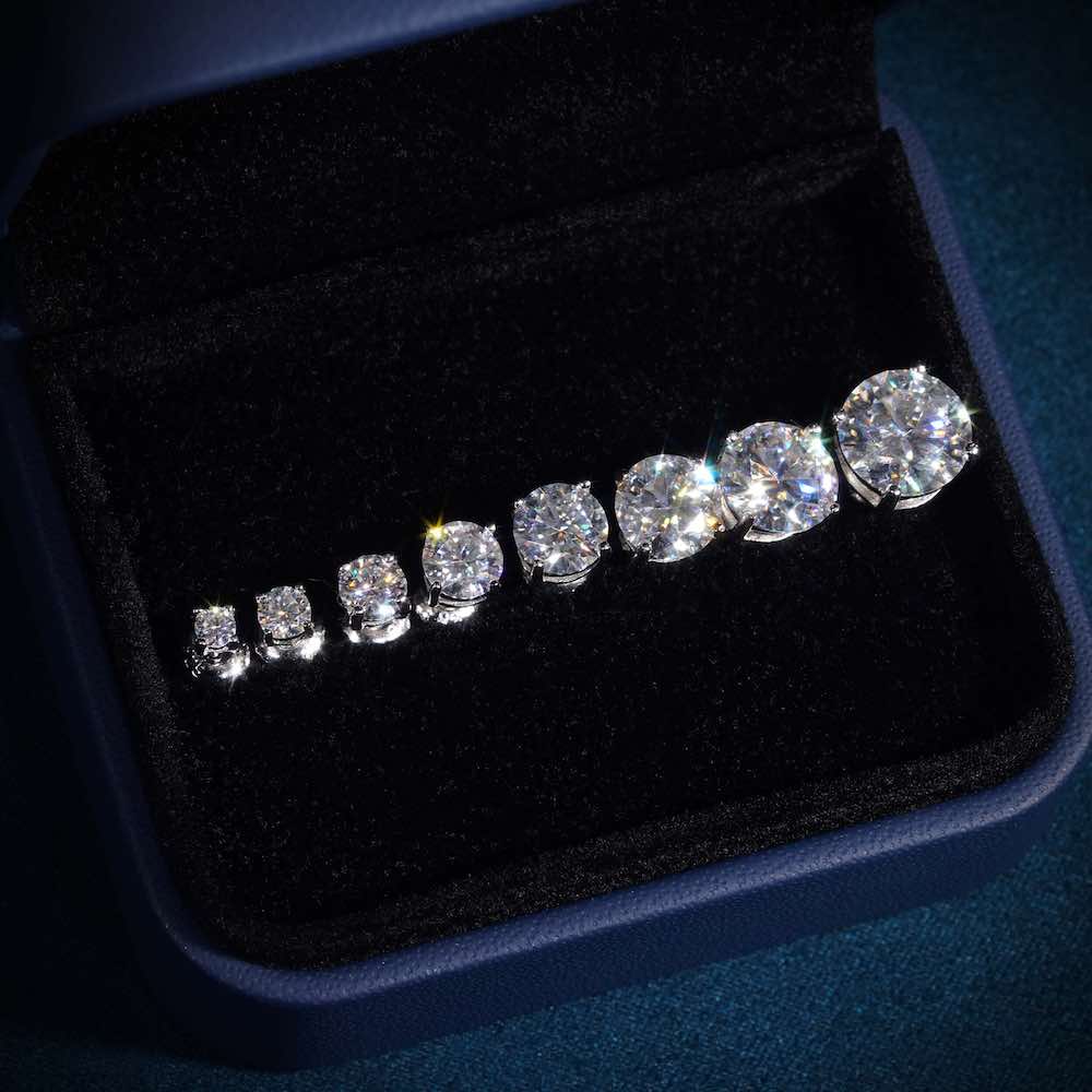 Classic Stud Earrings VVS1 Moissanite GRA Certified